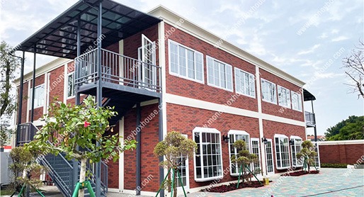 What a perfect container school building